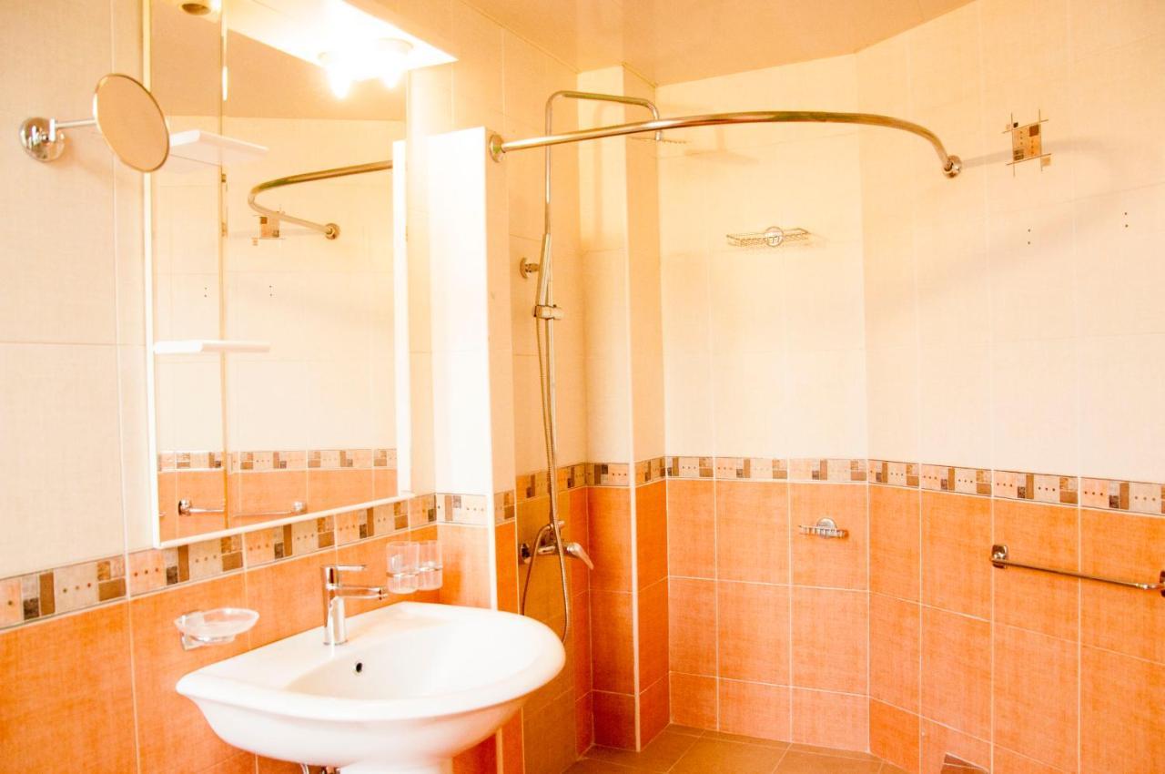X Hotel Erywań Zewnętrze zdjęcie